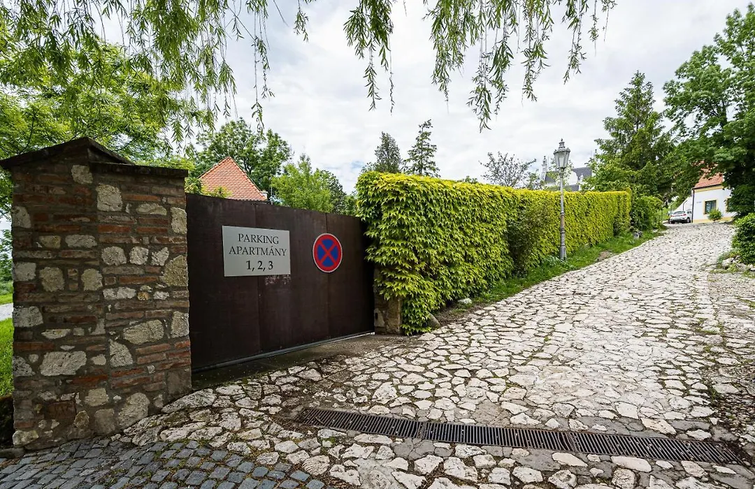 Penzion Pod hrádkem-1